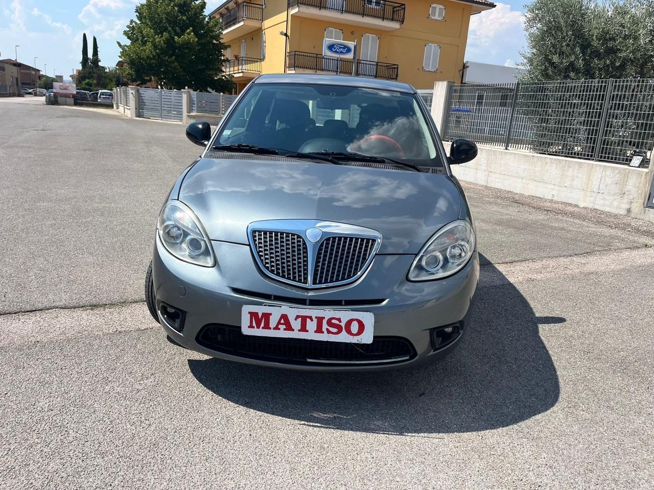 Lancia Ypsilon 1.3 MJT 75 CV Unyca