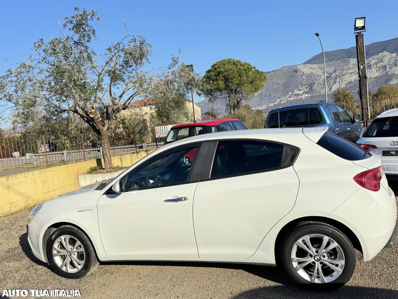 ALFA ROMEO GIULIETTA 1.6 SPORT INTERNI IN PELLE