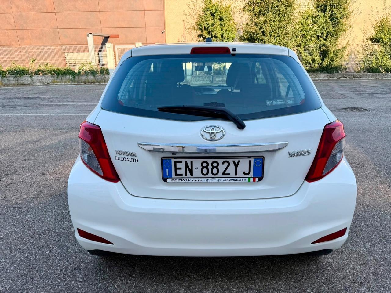 Toyota Yaris 1.0benz 2012 120.000km per neopatentati