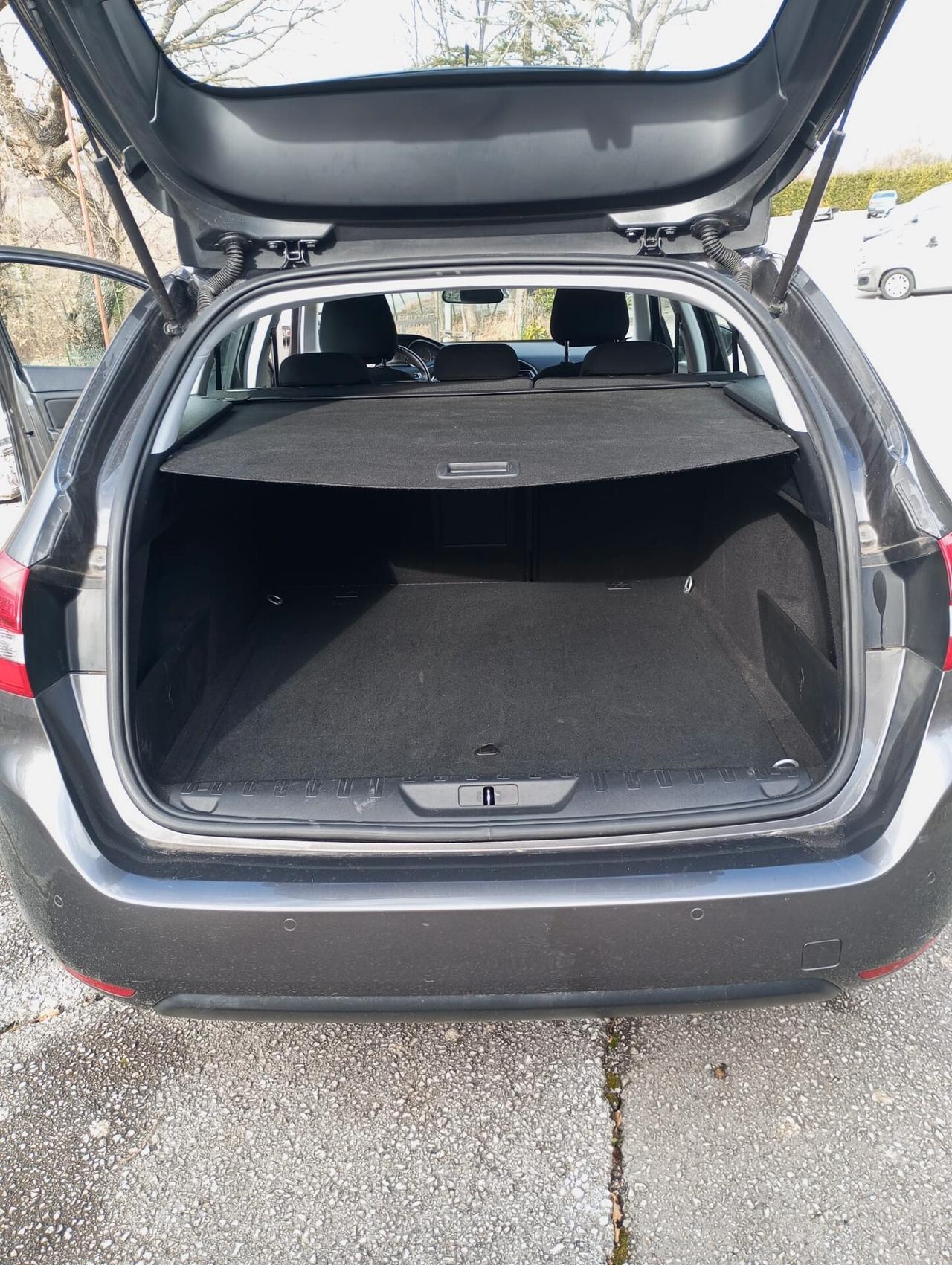 Peugeot 308 BlueHDi 130 S&S EAT8 SW Active