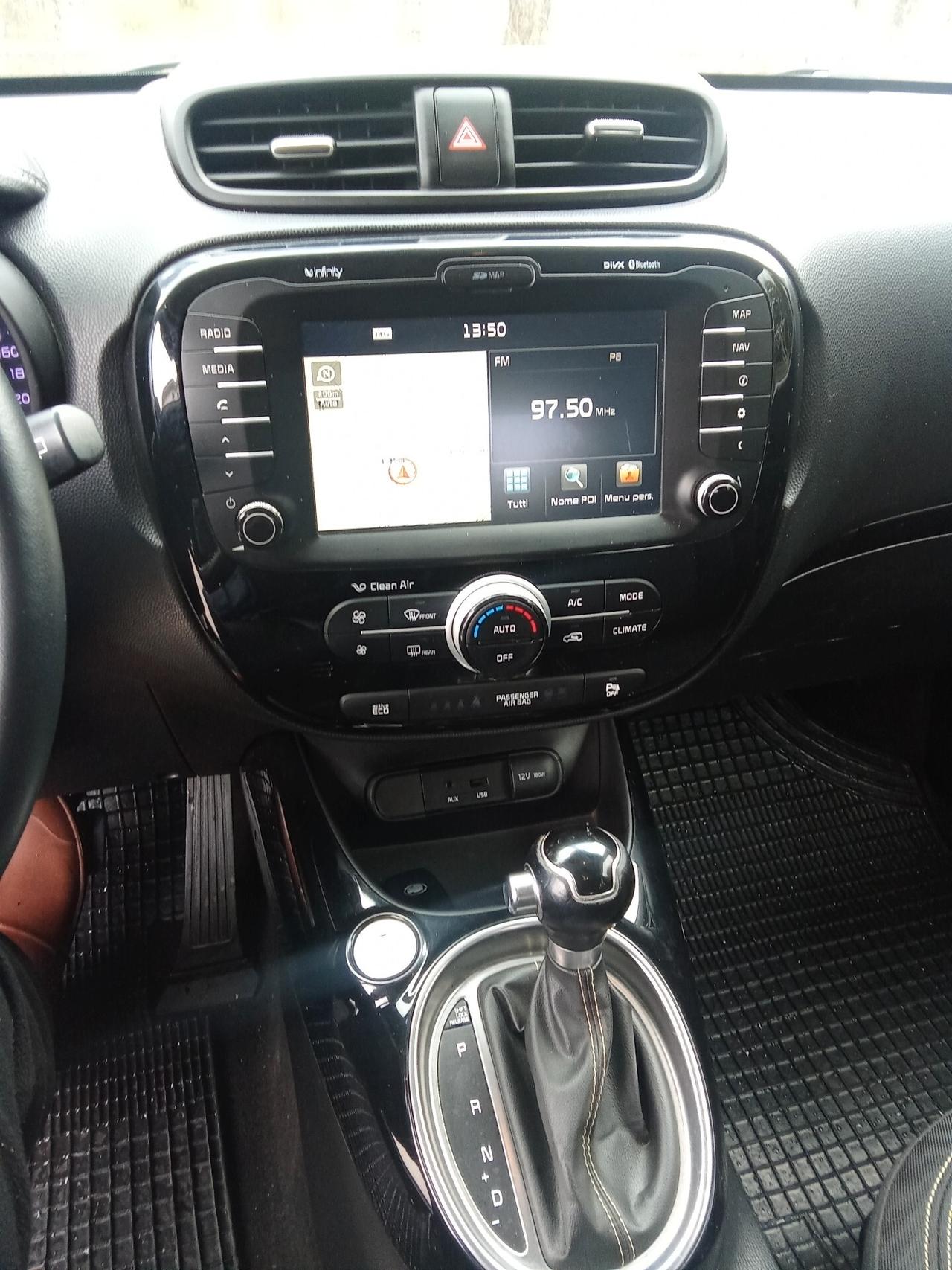 Kia Soul 1.6 CRDi automatico 014