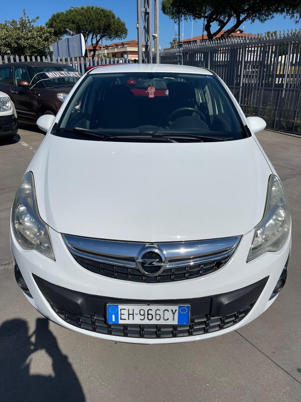 Opel Corsa 1.2 5 porte Cosmo