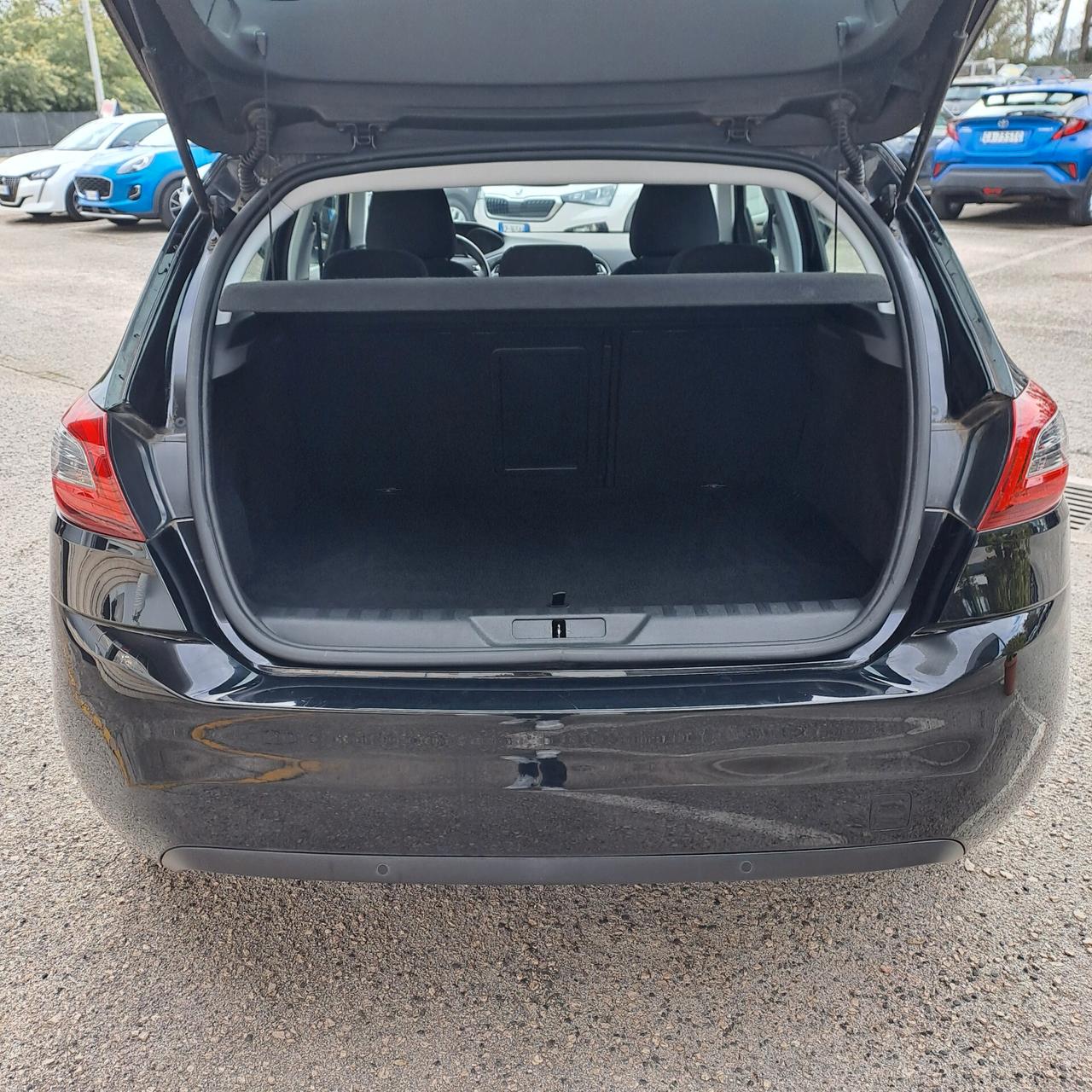 Peugeot 308 1.5 Bluehdi 130 Cv Eat8 Business