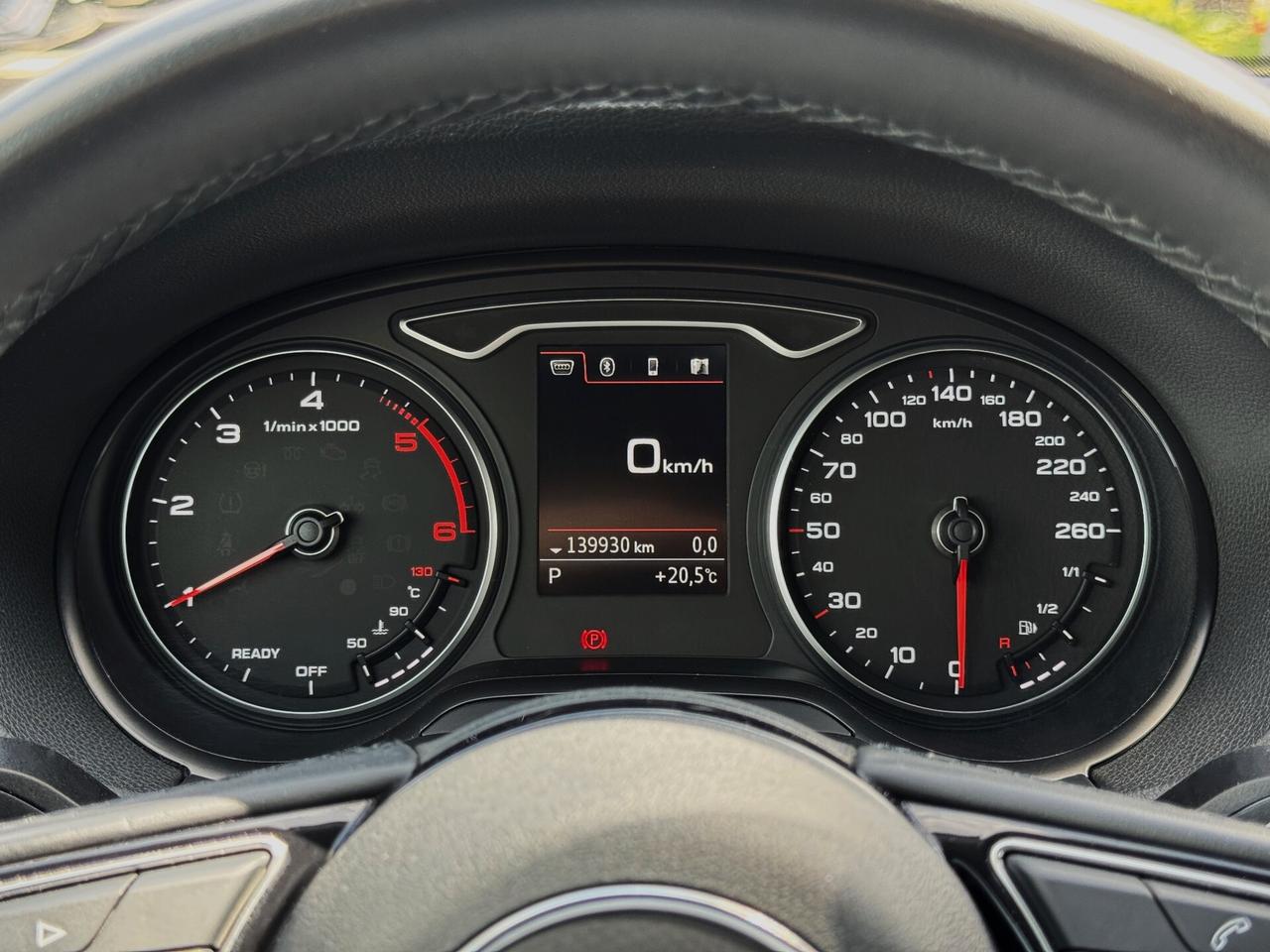 Audi Q2 30 TDI Identity Black S-tronic S line 116CV