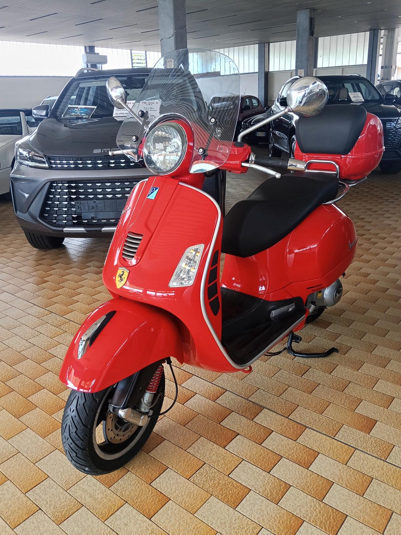 Piaggio Vespa 300 GTS