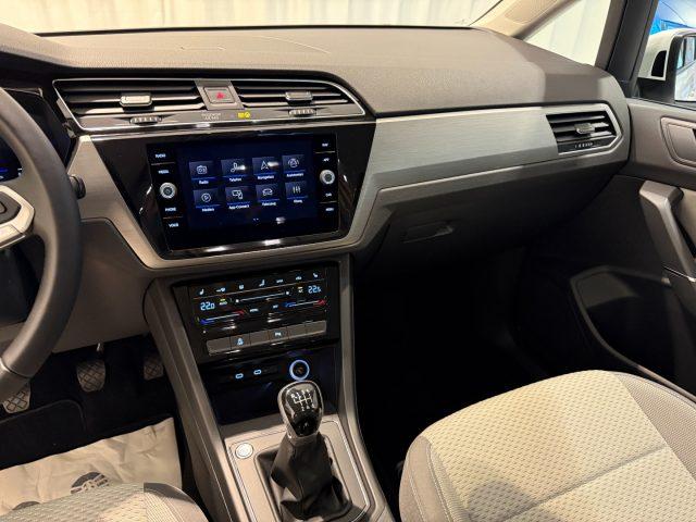 VOLKSWAGEN Touran 1.5 TSI Business Navi 7P DAB+ ACC App Connect