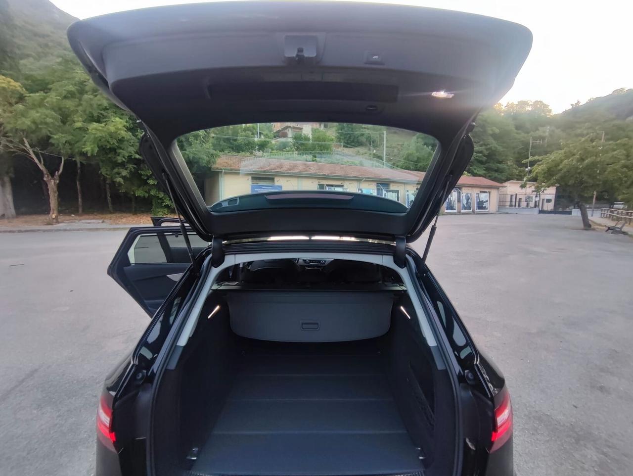 Audi A4 Avant 40 2.0 tdi S line edition 204cv s-tronic