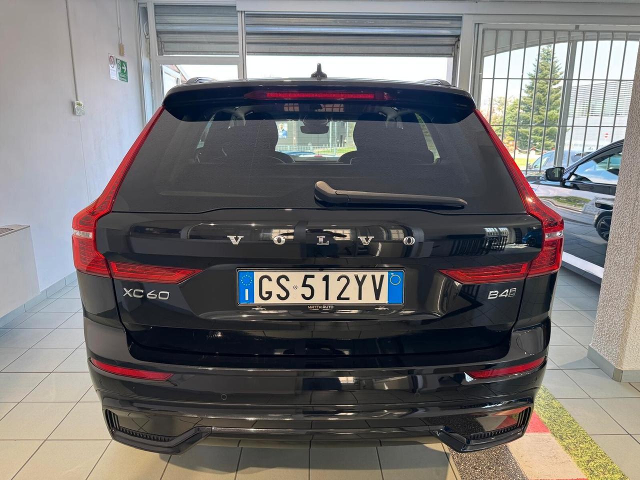 Volvo XC 60 XC60 B4 (d) AWD automatico Plus Dark