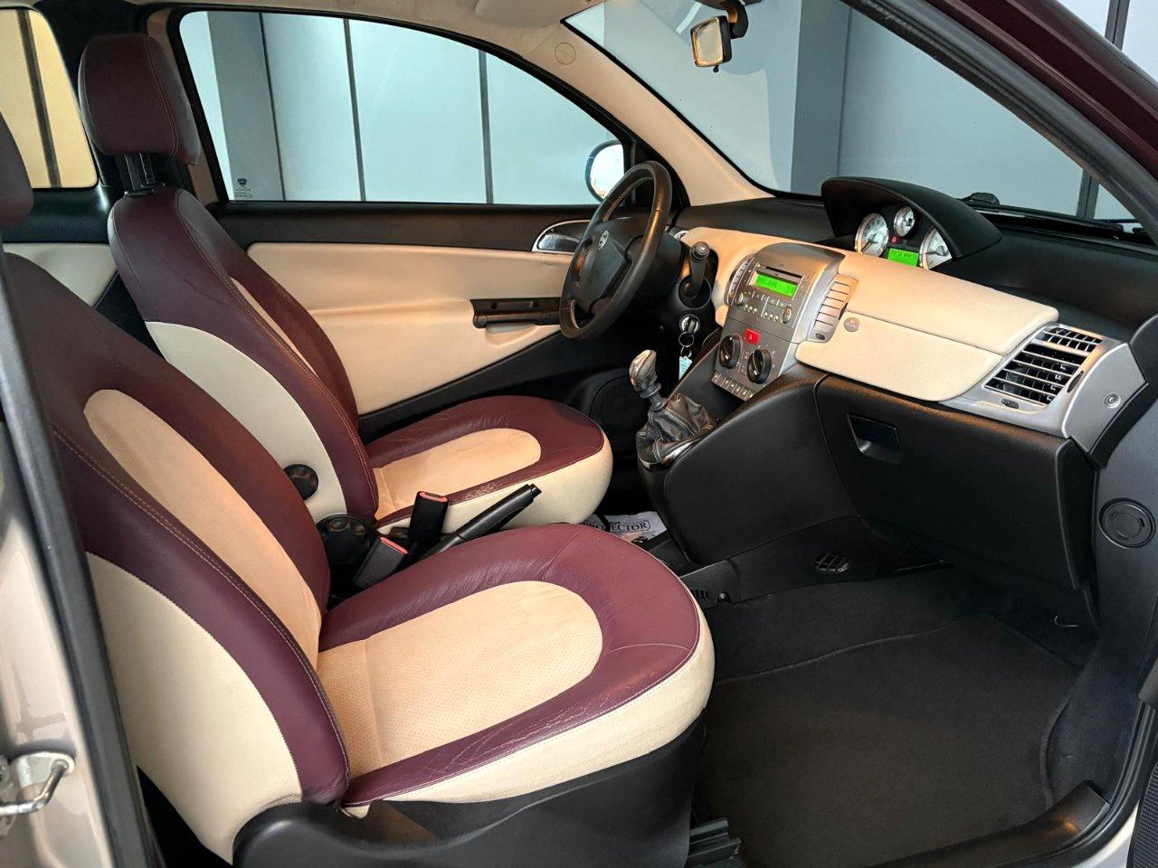 Lancia Ypsilon 3 Porte Ypsilon 1.2 8v Platino