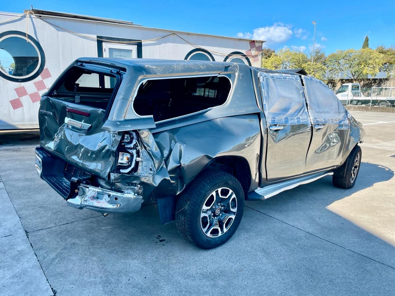 Toyota Hilux 2.4 D-4D 4WD 4 porte Double Cab Lounge ***INCIDENTATO**