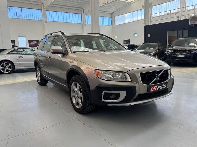 Volvo XC70 XC70 2.4 d5 Momentum awd 185cv
