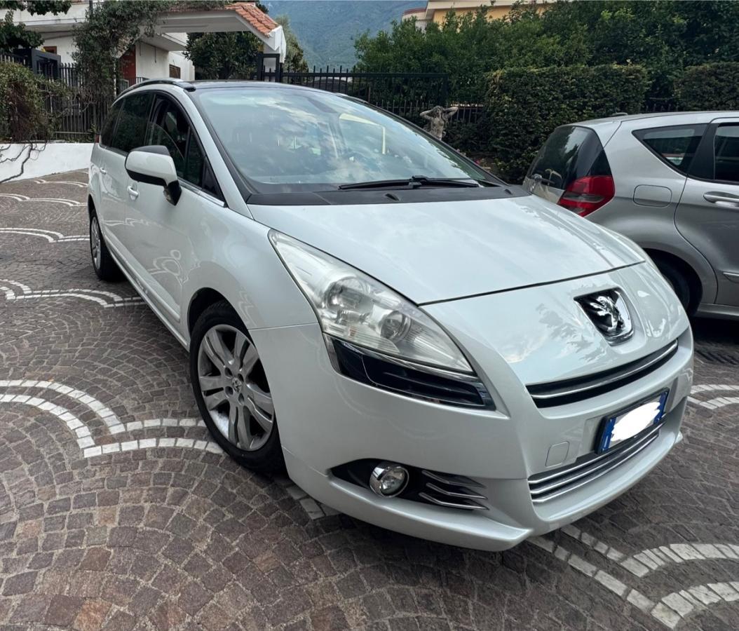 PEUGEOT 5008 1.6 HDi 112CV Allure Camb autom