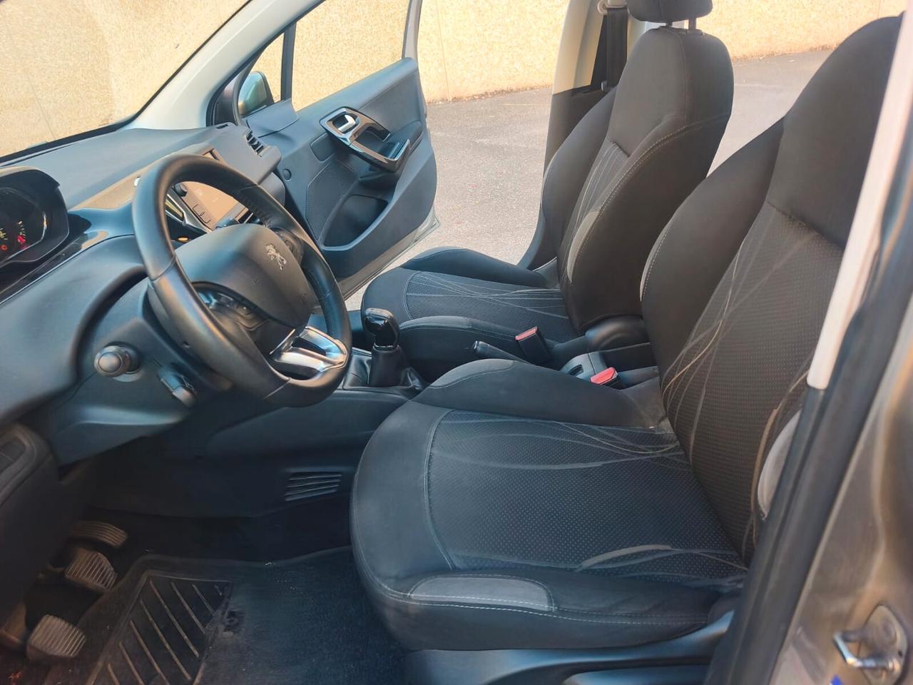 Peugeot 208 2014---1.4 Diesel Neopatentati