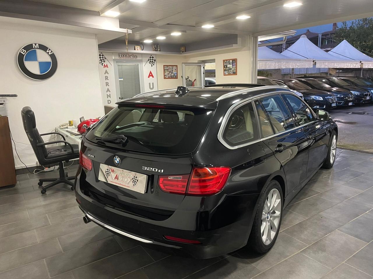 Bmw 320d xDrive Touring Luxury Tetto panoramico apribile