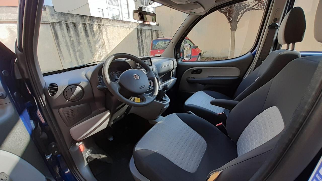 Doblò trasporto disabili pedana elettrica
