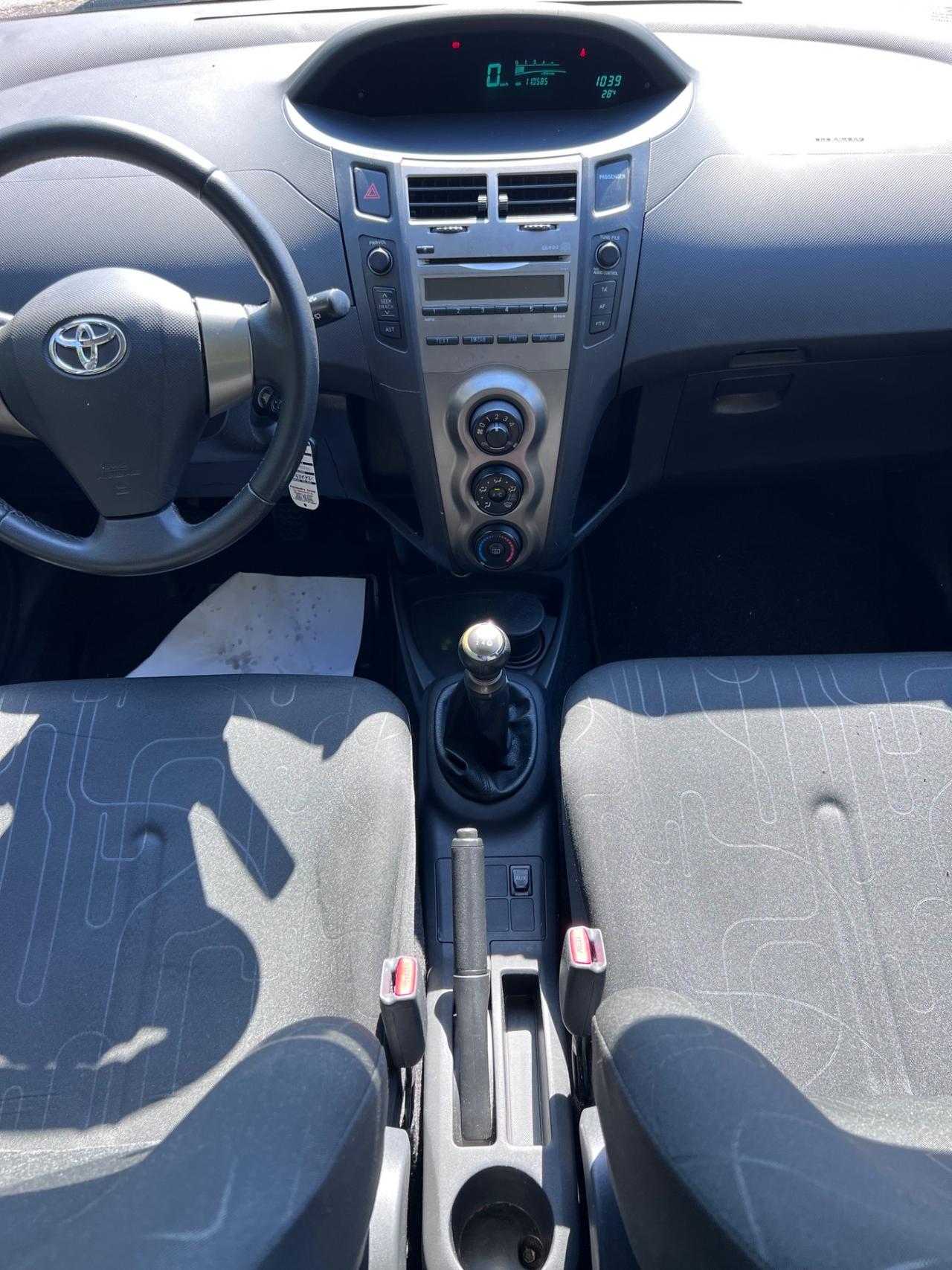 Toyota Yaris 1.0 5 porte