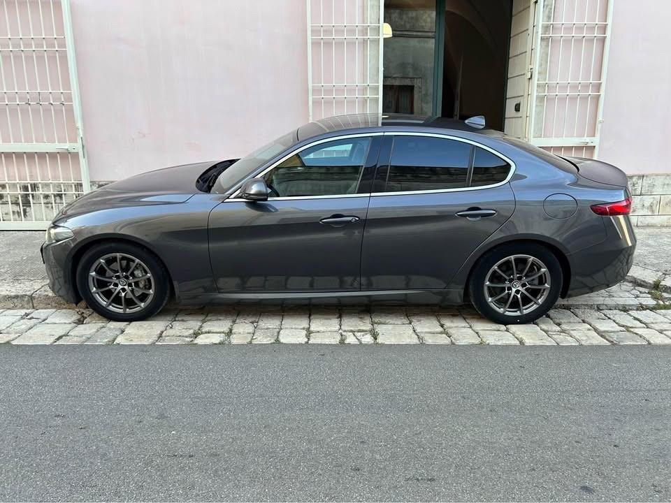 Alfa Romeo Giulia 2.2 Turbodiesel 136 CV Business