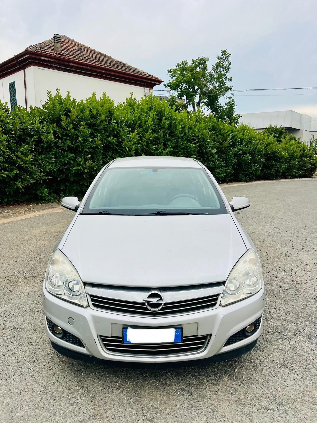 Opel Astra 1.7 CDTI 110CV 5 porte Enjoy