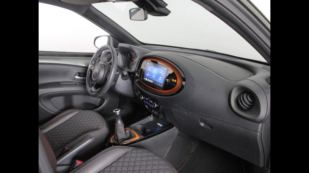 TOYOTA Aygo X - Aygo X 1.0 Limited 72cv
