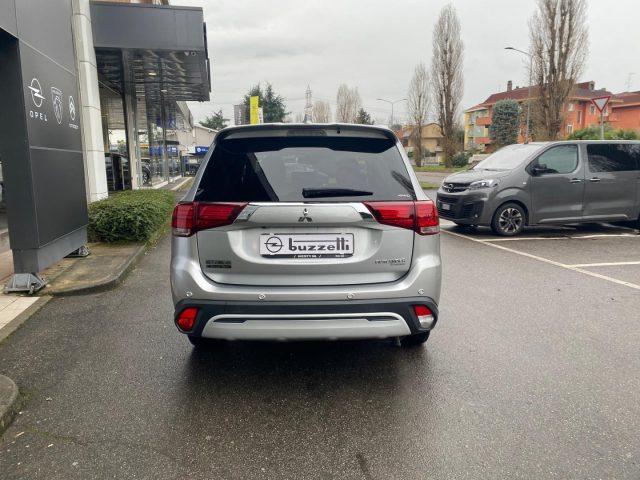 MITSUBISHI Outlander 2.0 4WD GPL Bi-fuel CVT Instyle SDA 7 posti