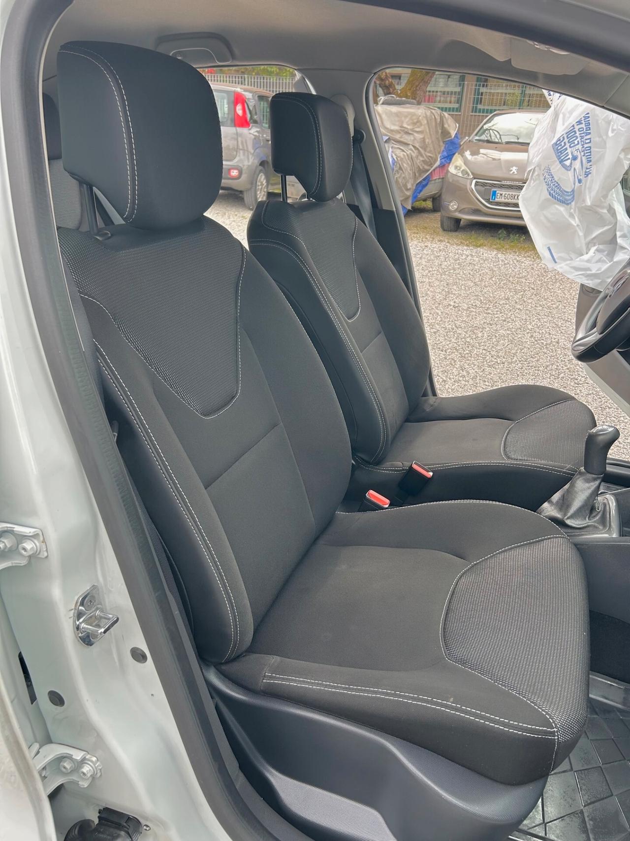 Renault Clio 1.2 75CV 5 porte Costume National