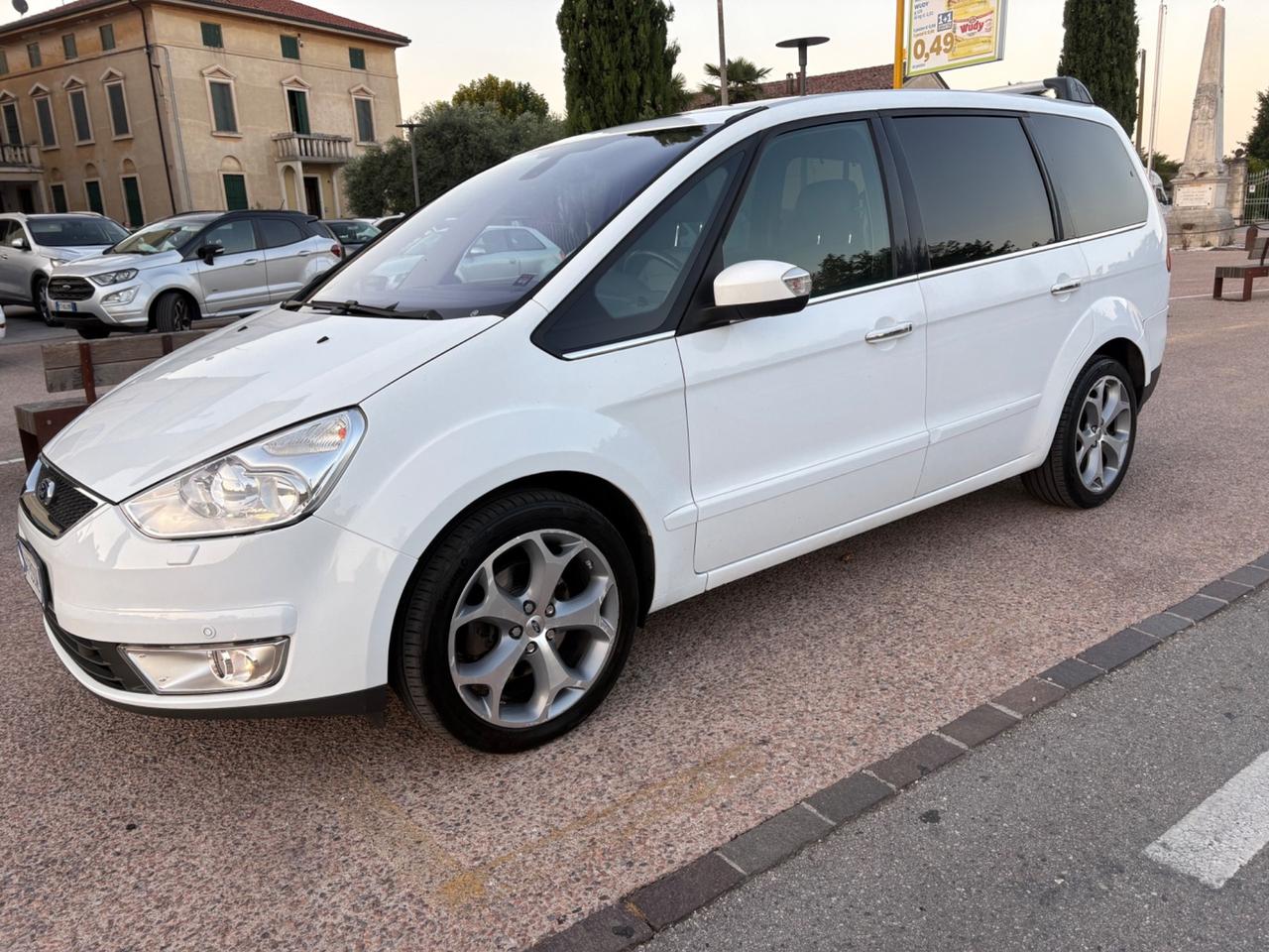 Ford Galaxy galaxi 2.0 tdci 7 posti tetto pelle pronta al uso
