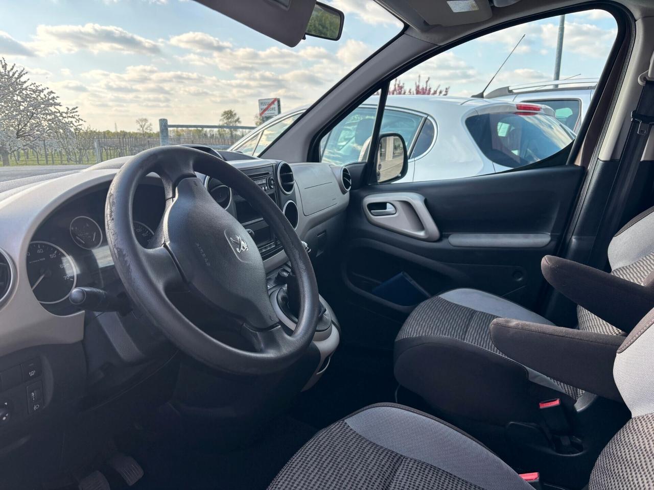 Peugeot Partner 1.6 Diesel 7 posti Neopatentati