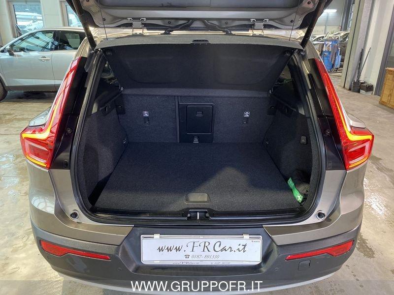 Volvo XC40 B4 AWD Geartronic Momentum Pro