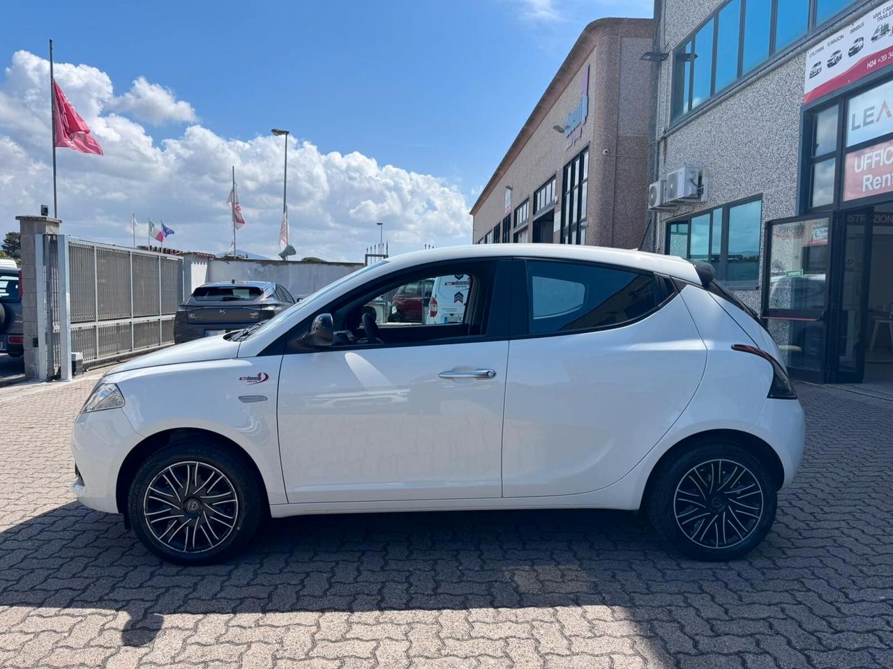 Lancia Ypsilon 1.0 FireFly 5 porte S&S Hybrid Silver Plus