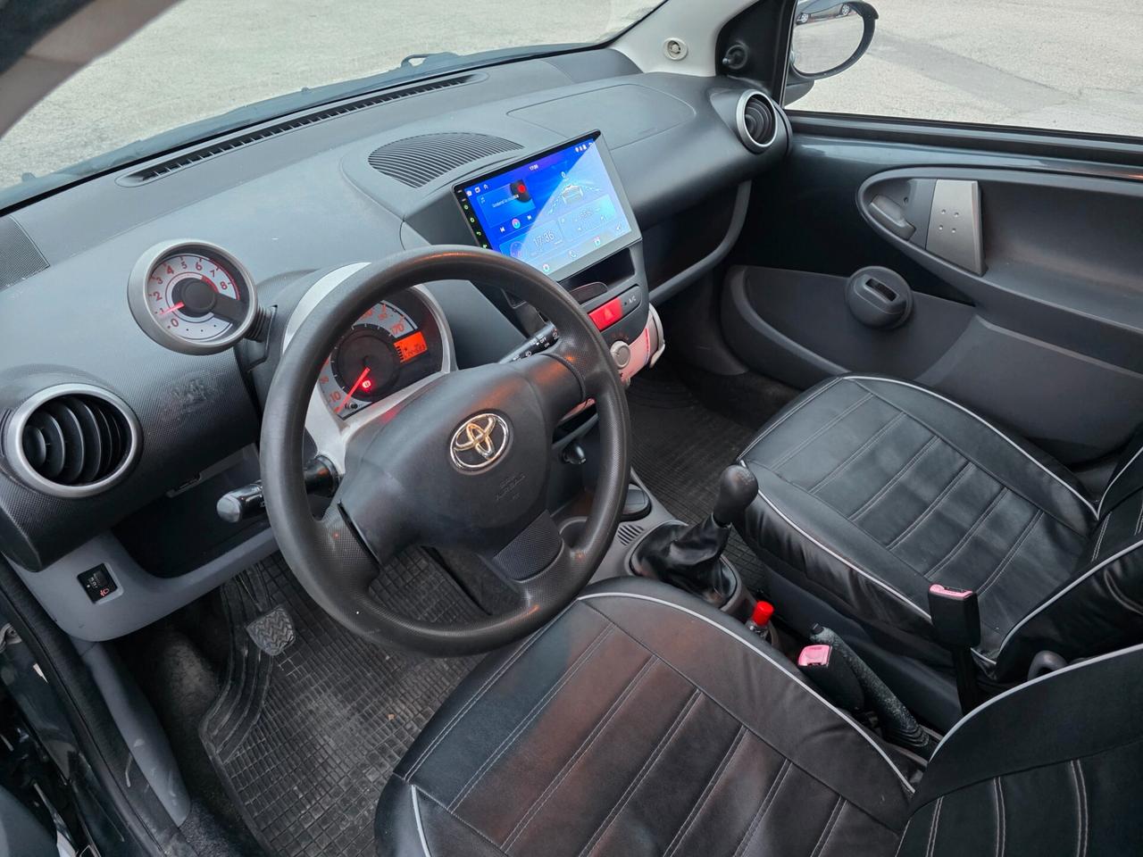 Toyota Aygo 1.0 12V VVT-i 5 porte Sol