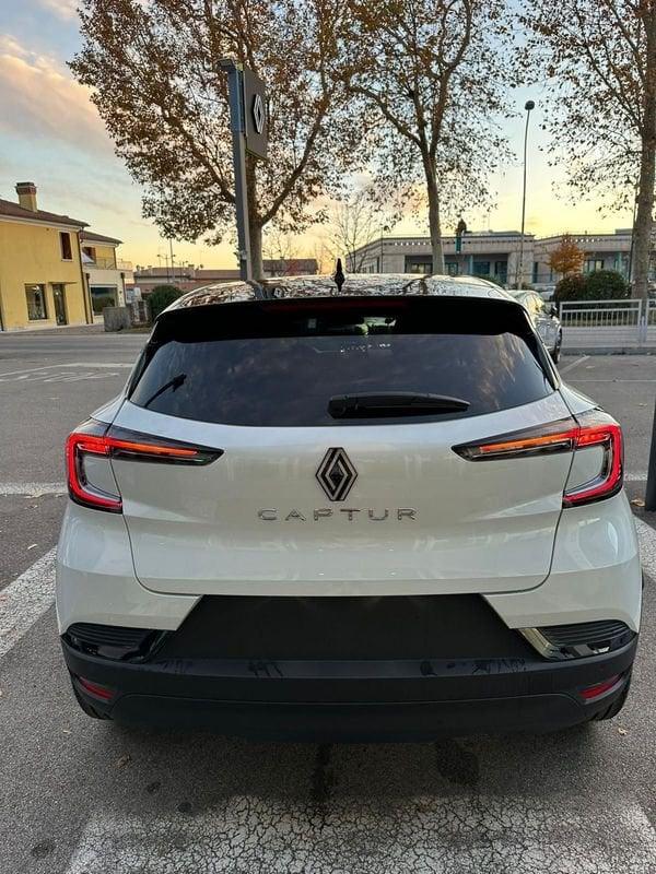 Renault Captur Mild Hybrid 160 CV EDC Techno