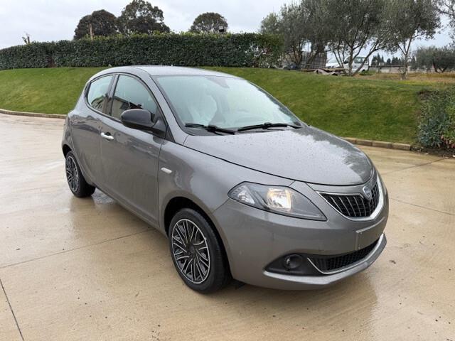 Lancia Ypsilon 1.0 FireFly 5 porte S&S Hybrid Gold