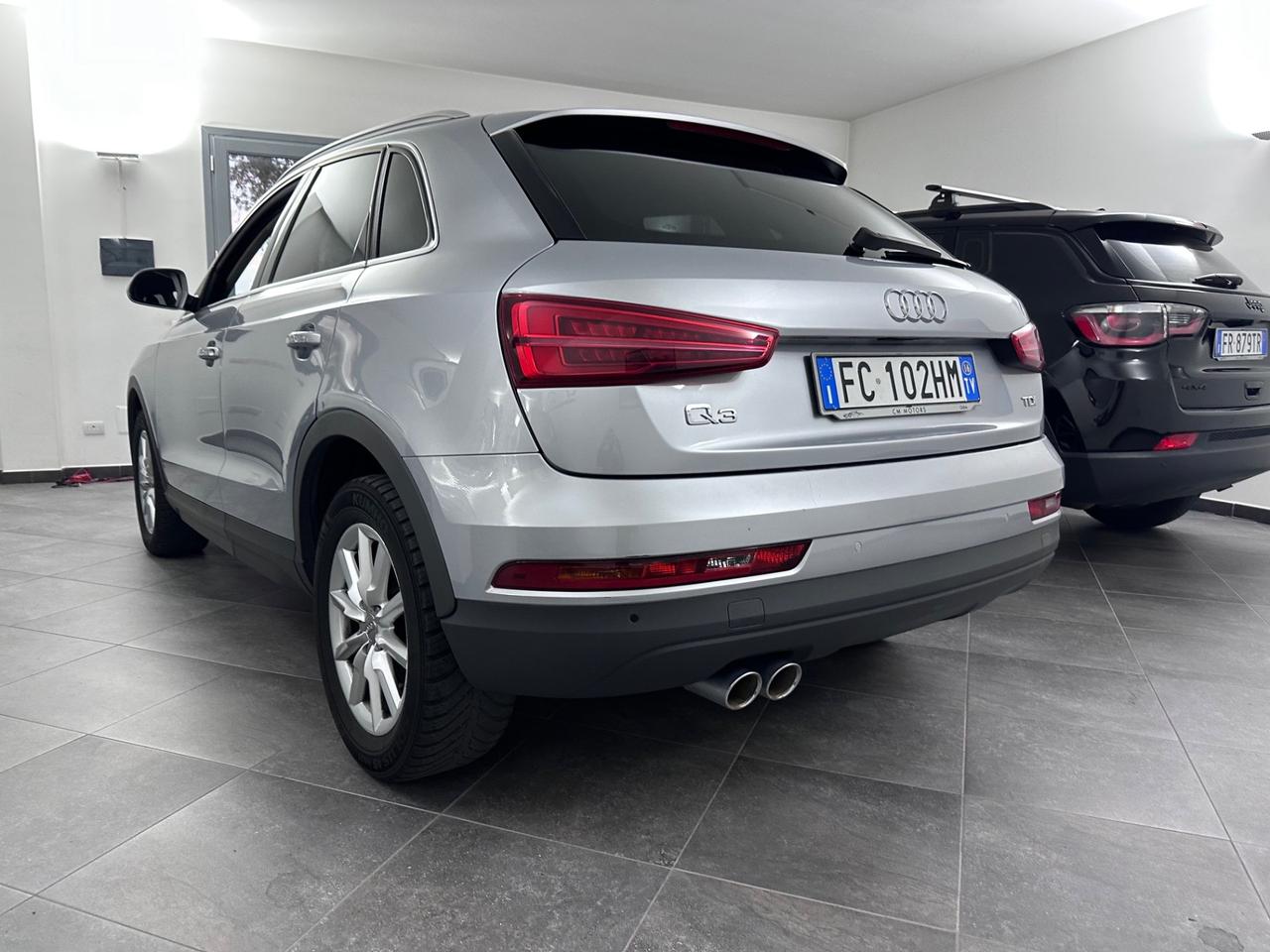 Audi Q3 2.0 TDI 120 CV Business