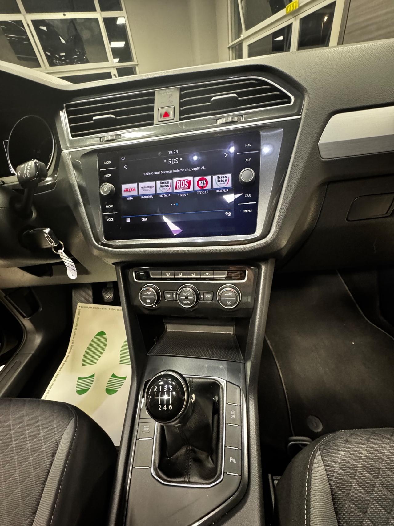 VOLKSWAGEN TIGUAN 2018 1.6 TDI TETTO APRIBILE