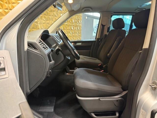 Volkswagen Caravelle 2.0 TDI 204CV DSG 4 Motion Comfortline N1
