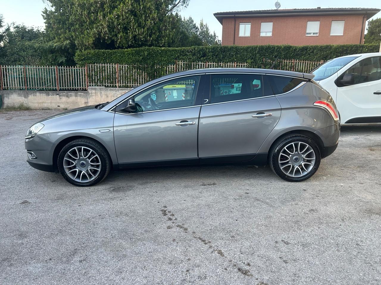 Lancia Delta 2.0 MJT DPF Platinum 165CV
