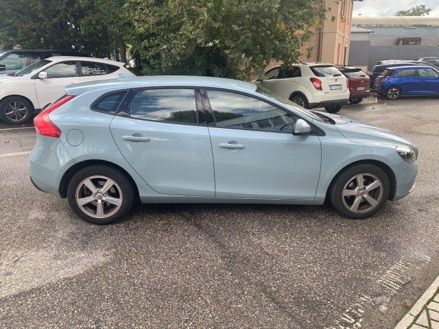 VOLVO V40 D2 Business