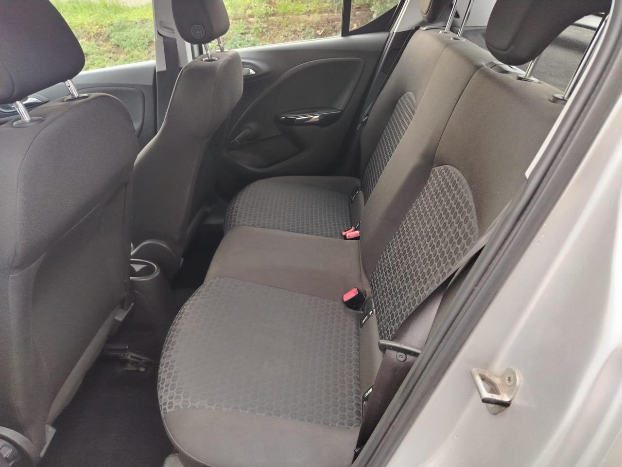 Opel Corsa 1.2 5 porte per NEOPATENTATI