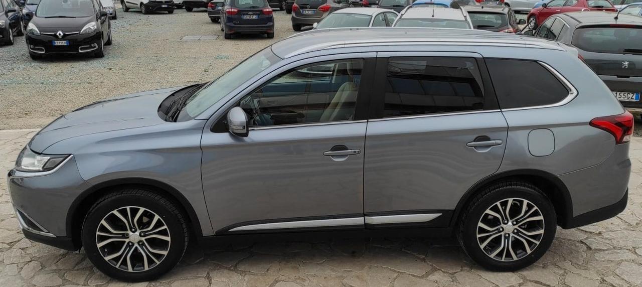 Mitsubishi Outlander 2.2 DI-D 4WD Instyle 7p.