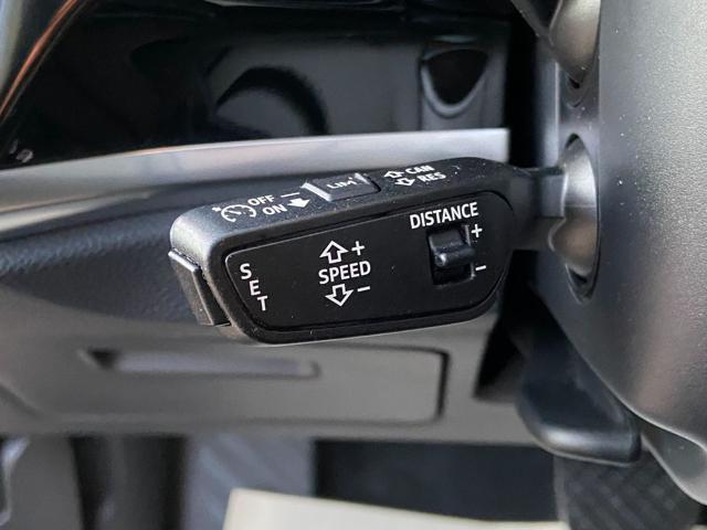 AUDI Q3 35 2.0 TDI S tronic Business Advanced COCKPIT