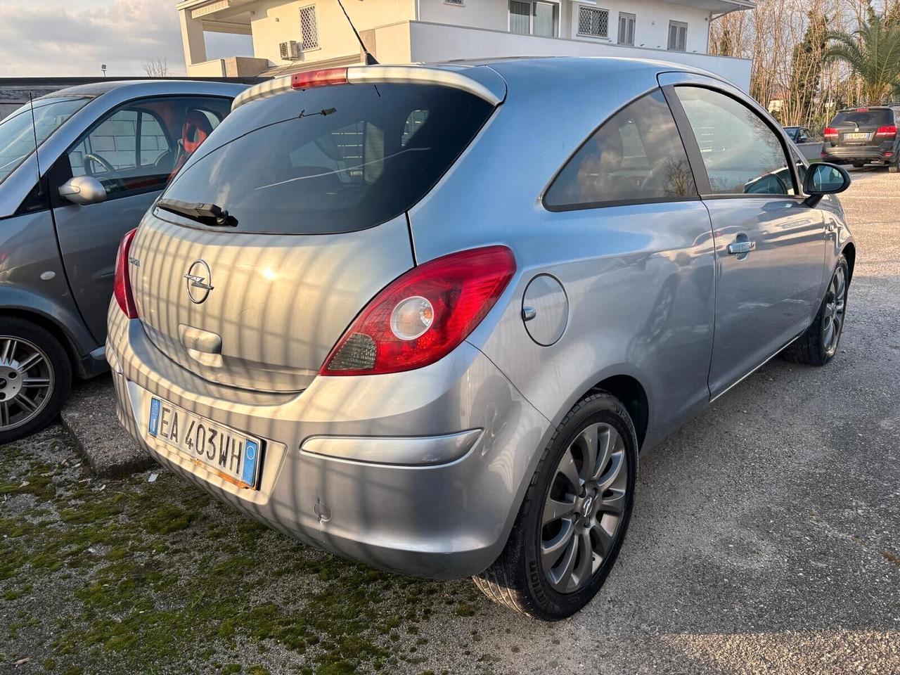 Opel Corsa 1.2 GPL 80CV 3 porte - 2010