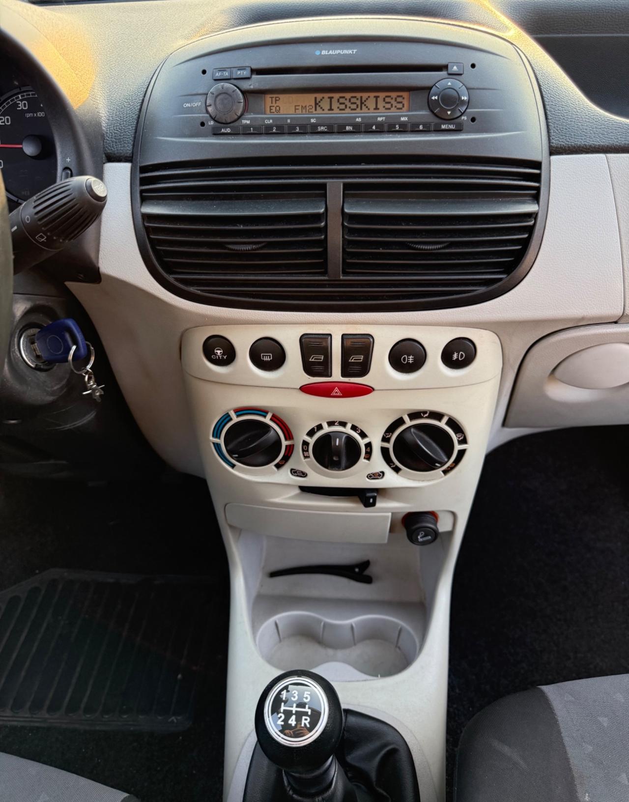 Fiat Punto 1.2 Benzina Metano UNIPRO Neopatentati