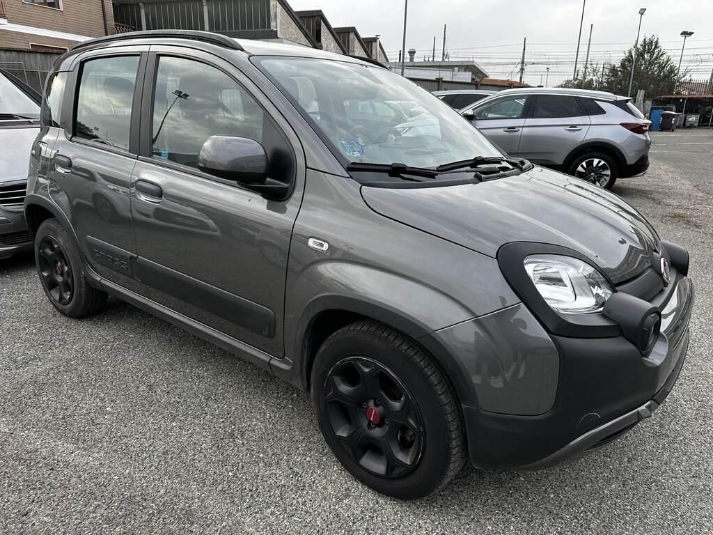 Fiat Panda 1.0 FireFly Hybrid City Cross neopatentati