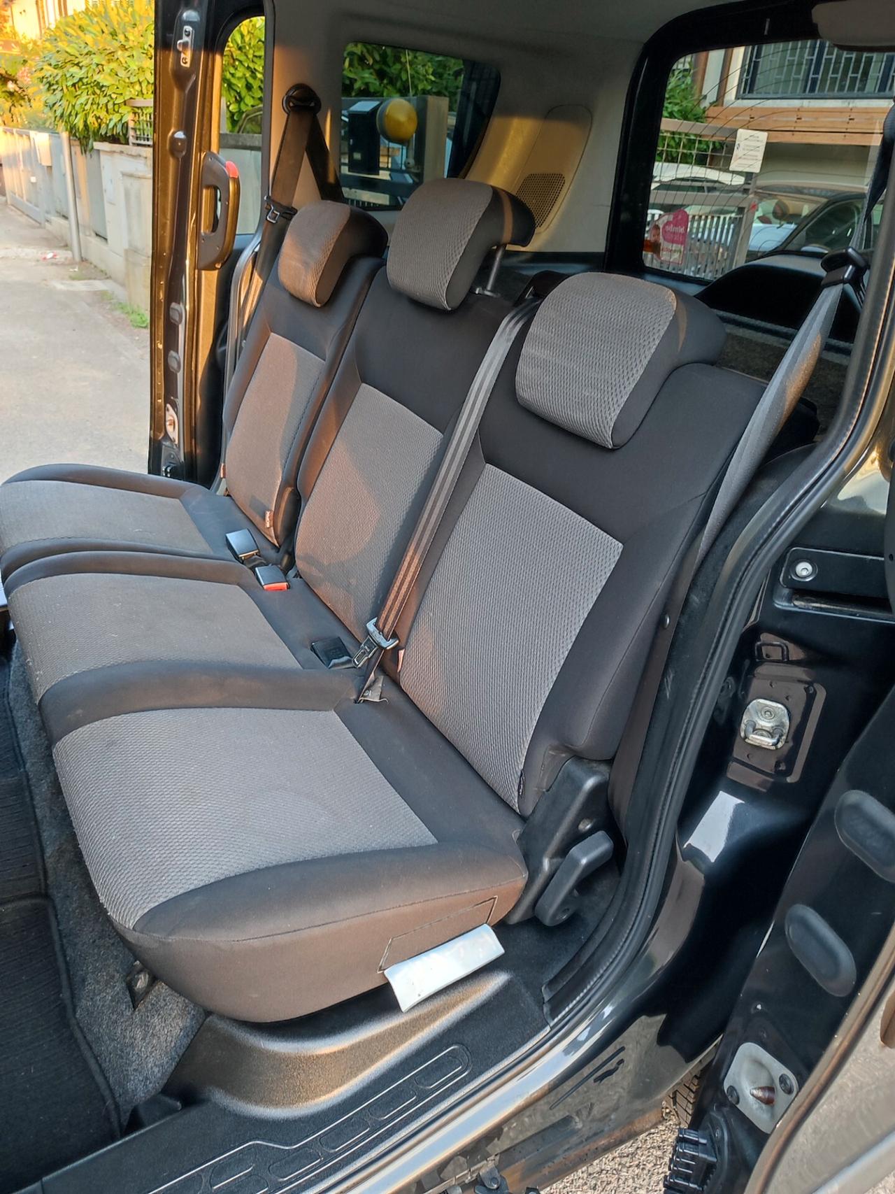 FIAT DOBLO 2011 A METANO DI CASA 1.4T-JET STUPENDO