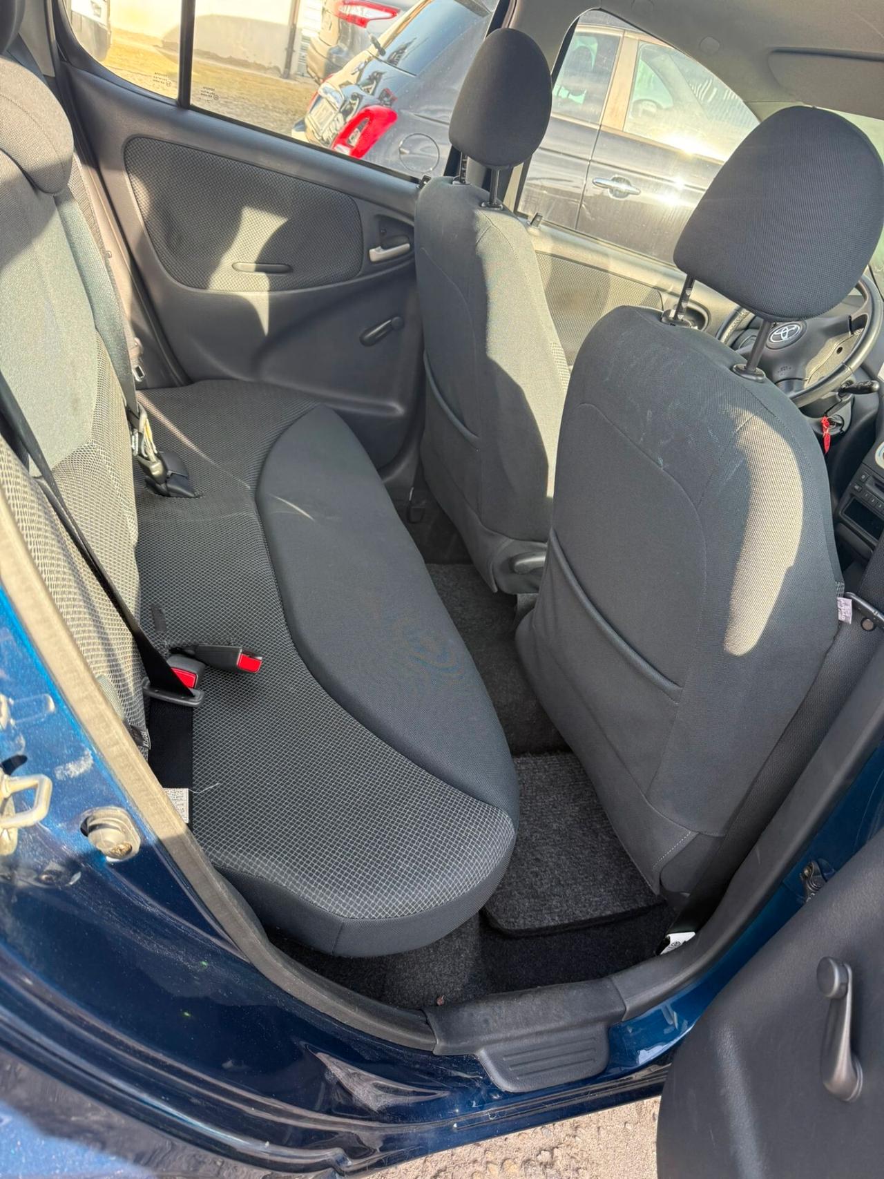 Toyota Yaris 1.0 5 porte Sol