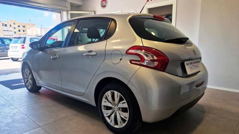 Peugeot 208 1.4 HDi 68 CV Business