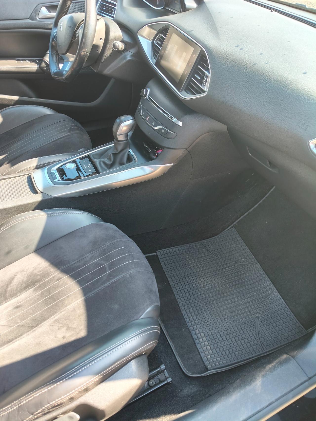 Peugeot 308 BlueHDi 120 S&S EAT6 SW Allure