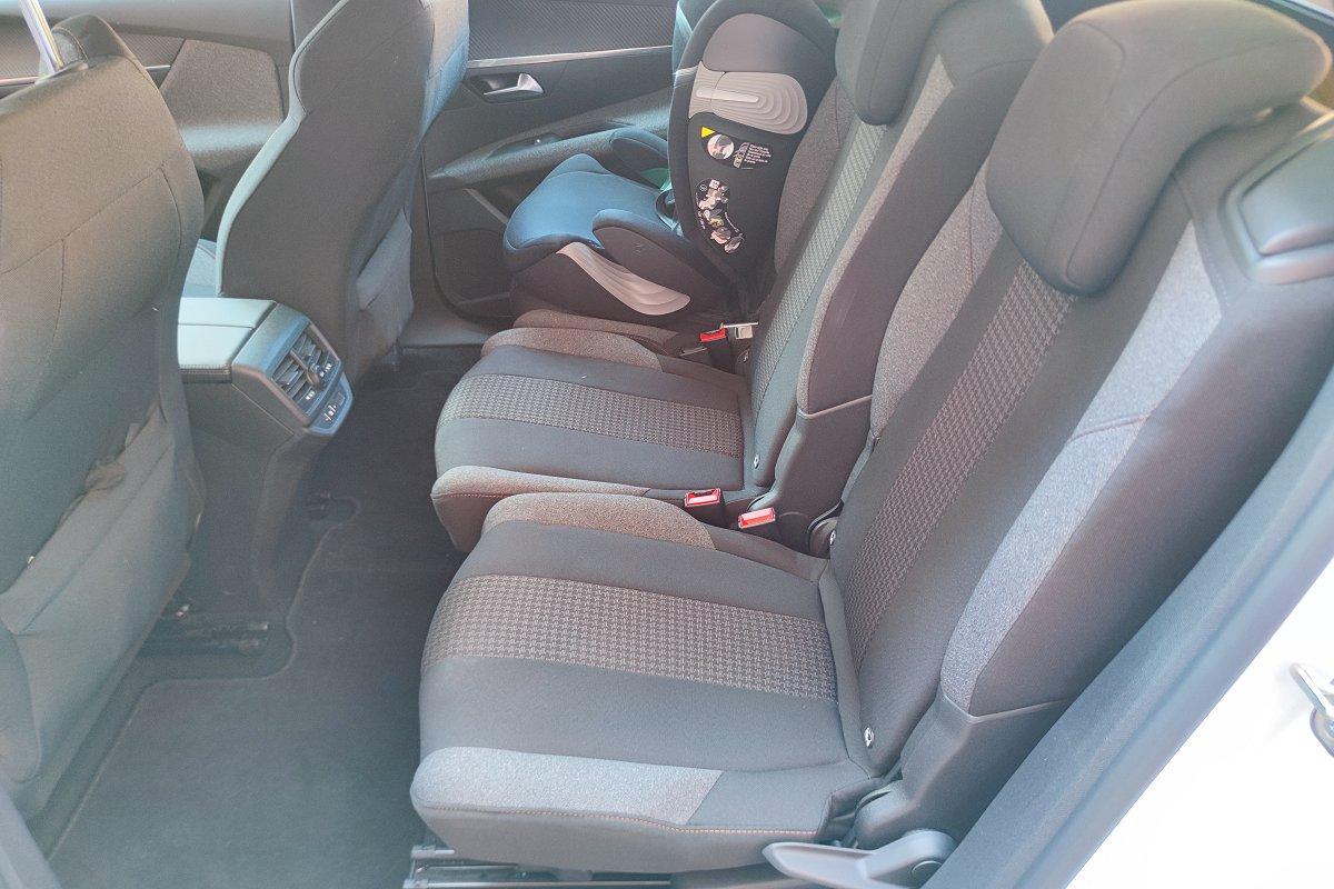 PEUGEOT 5008 BlueHDi 130 S&S EAT8 Active Pack