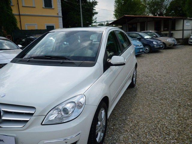 MERCEDES-BENZ B 180 CDI Executive