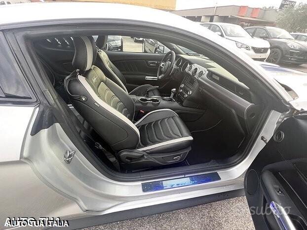 Ford mustang navi camera perfetta